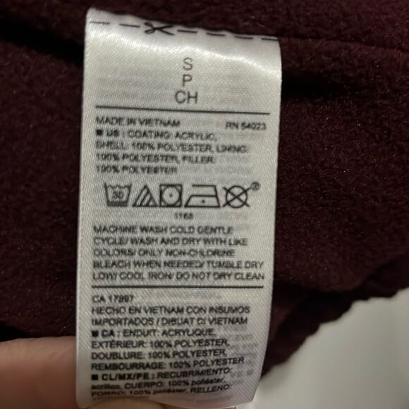 Old Navy Women’s Dark Red Zip Up Striped Puffer Vest with Pockets-Small - Picture 12 of 13